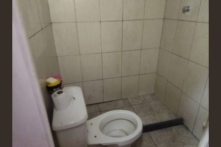Banheiro de casa para alugar com 2 quartos, 83m² em Realengo, Rio de Janeiro