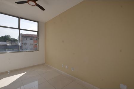Sala de apartamento para alugar com 2 quartos, 70m² em Praça Seca, Rio de Janeiro