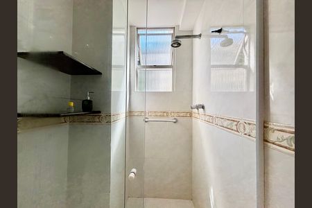 Apartamento para alugar com 75m², 2 quartos e sem vaga Apartamento para alugar com 75m², 2 quartos e sem vagaBanheiro social