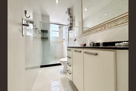 Apartamento para alugar com 75m², 2 quartos e sem vaga Apartamento para alugar com 75m², 2 quartos e sem vagaBanheiro social