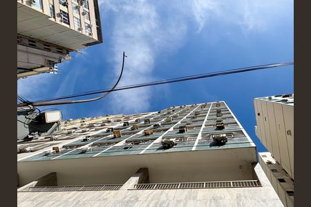 Apartamento para alugar com 75m², 2 quartos e sem vaga Apartamento para alugar com 75m², 2 quartos e sem vagaFachada