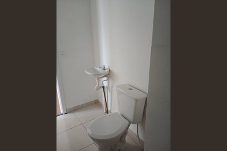 Banheiro de apartamento para alugar com 2 quartos, 41m² em Vila Sao Paulo, Ferraz de Vasconcelos