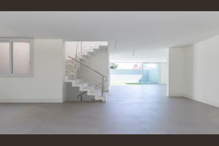 Casa de condomínio à venda com 420m², 4 quartos e 4 vagas Casa de condomínio à venda com 420m², 4 quartos e 4 vagasFoto 05