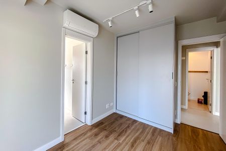 Apartamento à venda com 76m², 2 quartos e 2 vagas Apartamento à venda com 76m², 2 quartos e 2 vagasQuarto 2 - Suíte