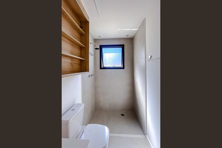 Apartamento à venda com 76m², 2 quartos e 2 vagas Apartamento à venda com 76m², 2 quartos e 2 vagasBanheiro da Suíte