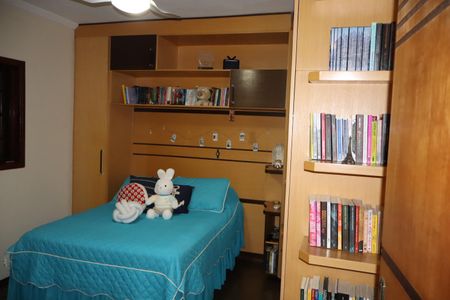 Casa à venda com 132m², 3 quartos e 4 vagasQuarto 2
