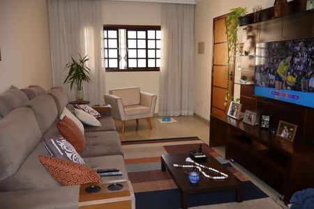 Casa à venda com 132m², 3 quartos e 4 vagasSala