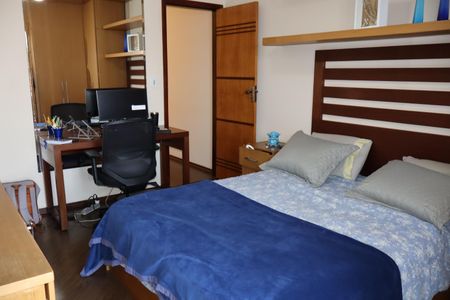 Casa à venda com 132m², 3 quartos e 4 vagasSuíte