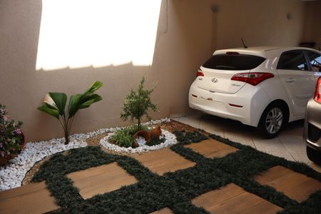 Casa à venda com 132m², 3 quartos e 4 vagasGaragem