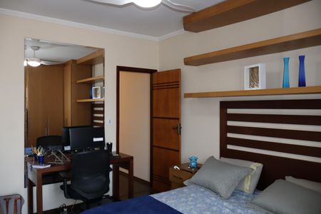 Casa à venda com 132m², 3 quartos e 4 vagasSuíte