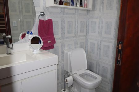 Casa à venda com 132m², 3 quartos e 4 vagasBanheiro suíte