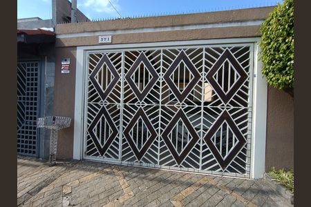 Casa à venda com 132m², 3 quartos e 4 vagasFachada e portão