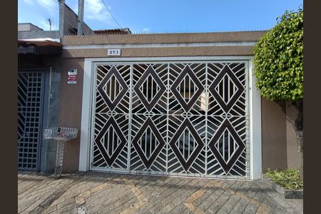 Casa à venda com 132m², 3 quartos e 4 vagasFachada e portão