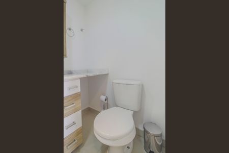 Apartamento para alugar com 70m², 2 quartos e 2 vagas Apartamento para alugar com 70m², 2 quartos e 2 vagasBanheiro
