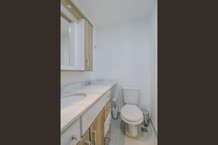 Apartamento para alugar com 70m², 2 quartos e 2 vagas Apartamento para alugar com 70m², 2 quartos e 2 vagasBanheiro