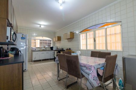 Casa à venda com 149m², 3 quartos e 2 vagas Casa à venda com 149m², 3 quartos e 2 vagasCozinha