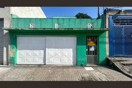 Casa para alugar com 200m², 3 quartos e 2 vagas Casa para alugar com 200m², 3 quartos e 2 vagasFachada