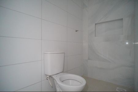 Casa à venda com 57m², 3 quartos e 2 vagasBanheiro da Suíte