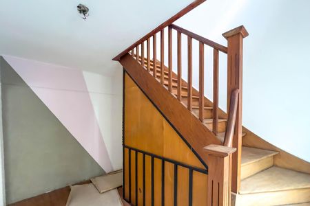 Casa para alugar com 180m², 5 quartos e 1 vaga Casa para alugar com 180m², 5 quartos e 1 vagaHall