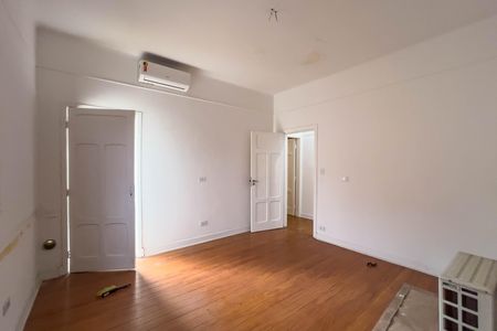 Casa para alugar com 180m², 5 quartos e 1 vaga Casa para alugar com 180m², 5 quartos e 1 vagaQuarto 1