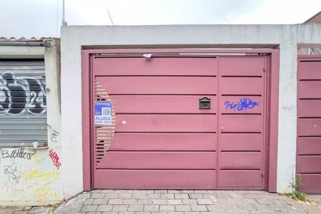 Casa para alugar com 180m², 5 quartos e 1 vaga Casa para alugar com 180m², 5 quartos e 1 vagaFachada