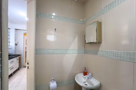 Casa para alugar com 100m², 2 quartos e 2 vagas Casa para alugar com 100m², 2 quartos e 2 vagasBanheiro