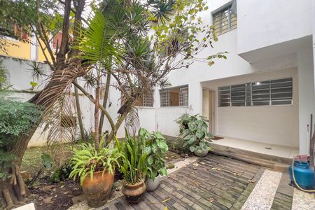 Casa para alugar com 100m², 2 quartos e 2 vagas Casa para alugar com 100m², 2 quartos e 2 vagasQuintal