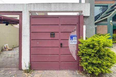 Casa para alugar com 100m², 2 quartos e 2 vagas Casa para alugar com 100m², 2 quartos e 2 vagasFachada