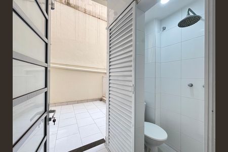 Apartamento para alugar com 110m², 3 quartos e 1 vagaÁrea de serviço - banheiro