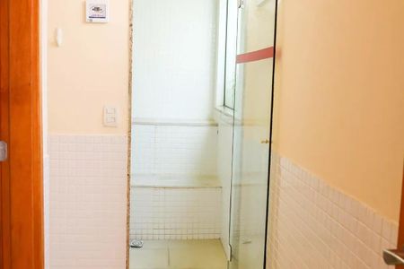 Apartamento à venda com 70m², 2 quartos e 1 vaga Apartamento à venda com 70m², 2 quartos e 1 vagaBanheiro