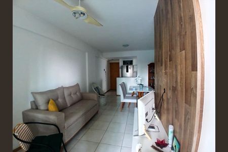 Apartamento à venda com 70m², 2 quartos e 1 vaga Apartamento à venda com 70m², 2 quartos e 1 vagaSala