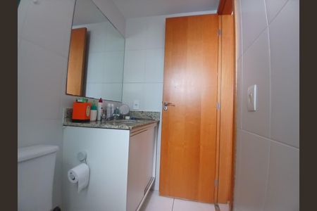 Apartamento à venda com 70m², 2 quartos e 1 vaga Apartamento à venda com 70m², 2 quartos e 1 vagaBanheiro