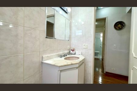 Apartamento à venda com 128m², 3 quartos e 1 vagaBanheiro da Suíte