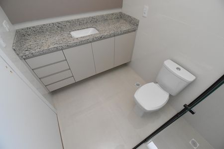 Casa de condomínio para alugar com 170m², 3 quartos e 2 vagasBanheiro da Suíte