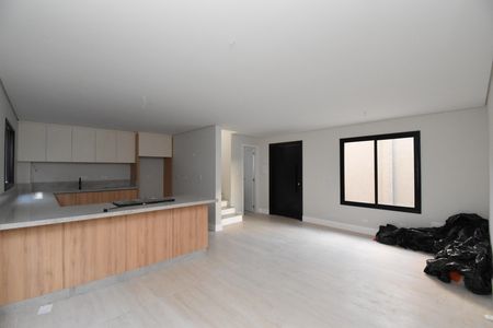 Casa de condomínio para alugar com 170m², 3 quartos e 2 vagasSala/Cozinha