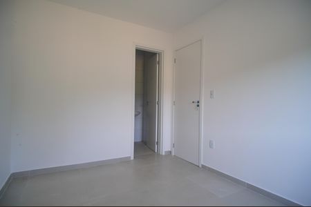 Casa à venda com 58m², 3 quartos e 2 vagasSuíte