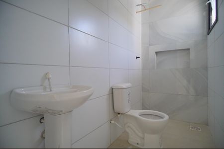 Casa à venda com 58m², 3 quartos e 2 vagasBanheiro
