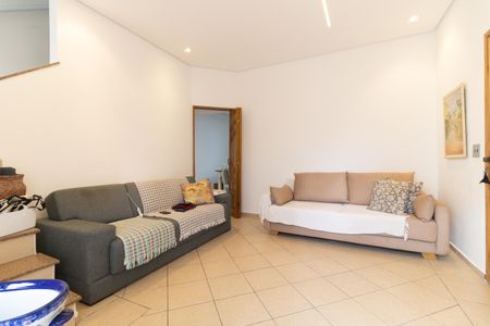 Casa à venda com 135m², 3 quartos e 2 vagasSala