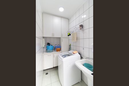 Casa à venda com 135m², 3 quartos e 2 vagasLavanderia