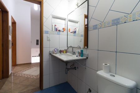 Casa à venda com 135m², 3 quartos e 2 vagasBanheiro Social 