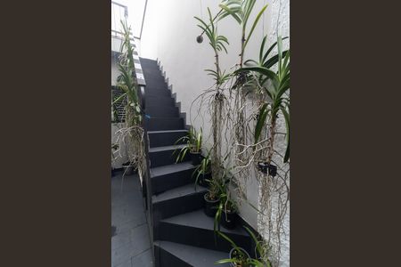 Casa à venda com 135m², 3 quartos e 2 vagasEscada