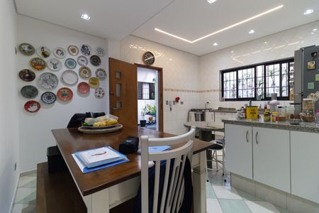 Casa à venda com 135m², 3 quartos e 2 vagasCozinha 