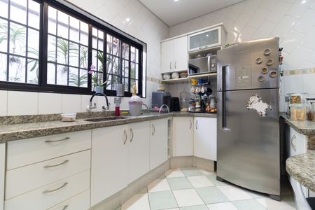 Casa à venda com 135m², 3 quartos e 2 vagasCozinha 