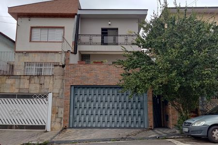 Casa à venda com 135m², 3 quartos e 2 vagasFachada