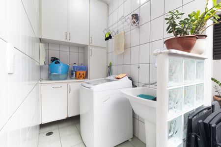 Casa à venda com 135m², 3 quartos e 2 vagasLavanderia