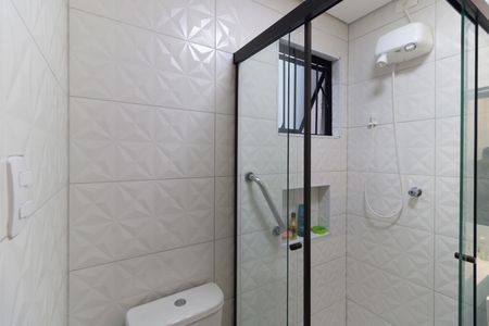 Casa à venda com 135m², 3 quartos e 2 vagasEdícula - Banheiro da Suíte