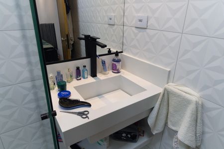 Casa à venda com 135m², 3 quartos e 2 vagasEdícula - Banheiro da Suíte