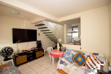 Casa de condomínio à venda com 106m², 2 quartos e 1 vaga Casa de condomínio à venda com 106m², 2 quartos e 1 vagaSala