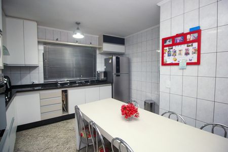 Casa à venda com 264m², 4 quartos e 4 vagasCozinha - Casa 1