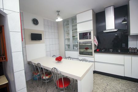 Casa à venda com 264m², 4 quartos e 4 vagasCozinha - Casa 1